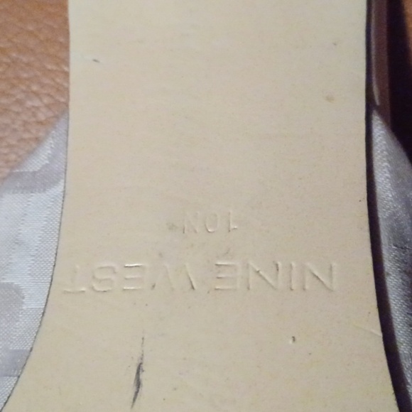 💫Nine WEST Women's Cream Heeled Mules - Picture 7 of 12